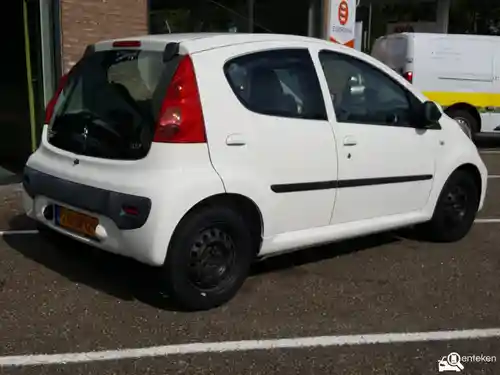 Peugeot 107 1.0 70 2011