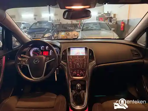 Opel Astra Sports Tourer 1.4 Turbo ecoFlex 2012
