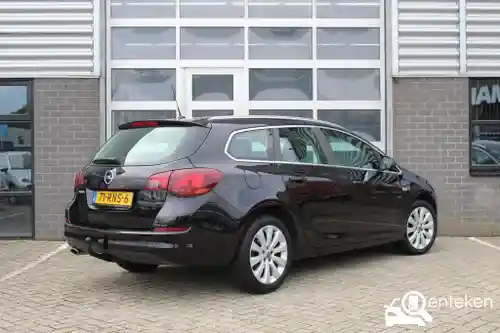Opel Astra Sports Tourer 1.4 Turbo 2011