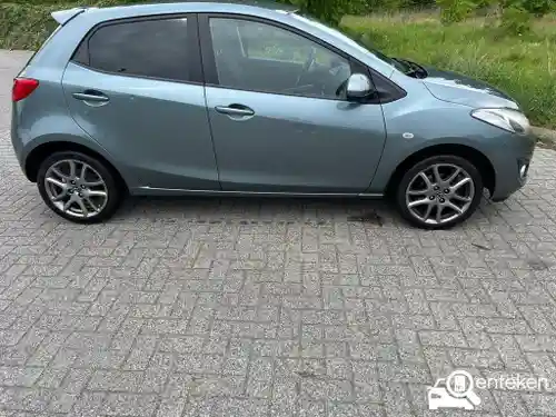 Mazda 2 1.3 2012