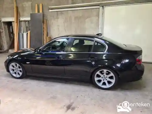 BMW 320i 2008