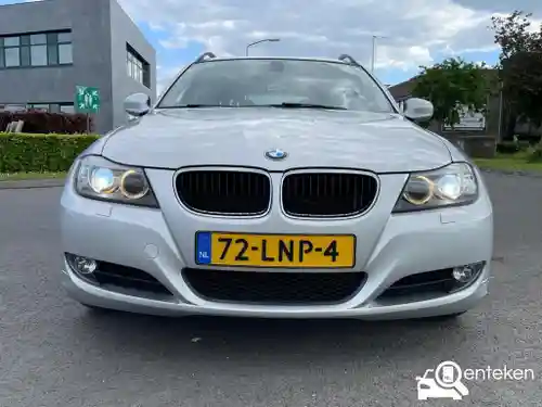 BMW 318i Touring 2010