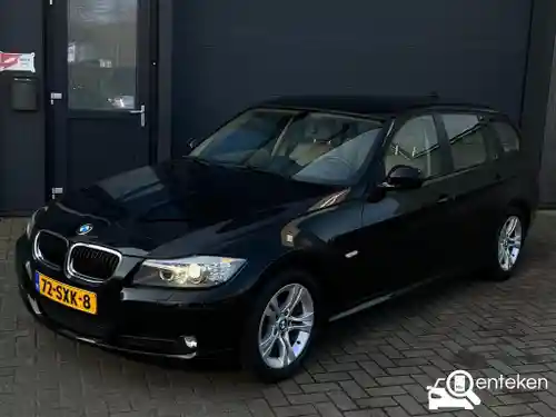 BMW 318i Touring 2012