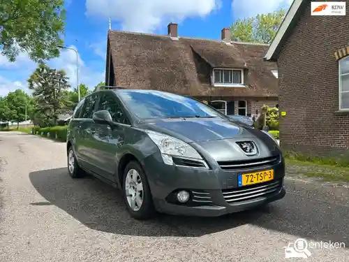 Peugeot 5008 120 VTi 2012