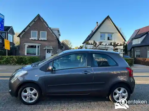 Toyota Yaris 1.3 2008