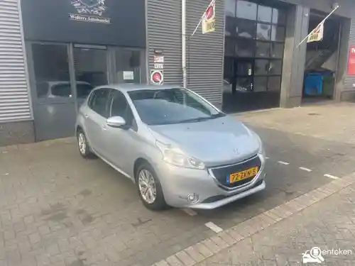 Peugeot 208 1.2 PureTech 82 2012