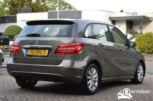 Mercedes-Benz B 180 2013