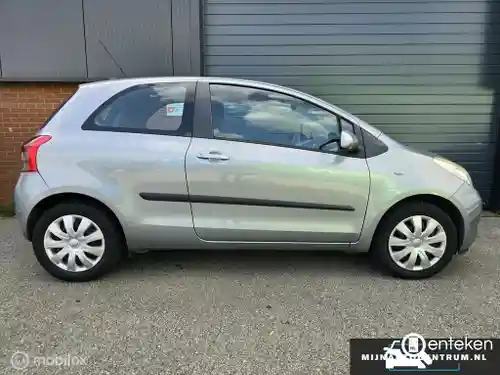 Toyota Yaris 1.3 2008