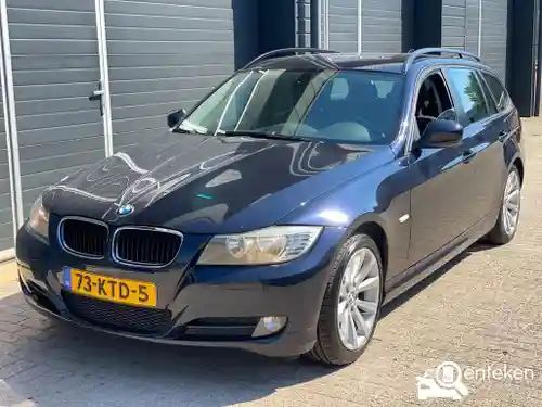 BMW 318i Touring 2010