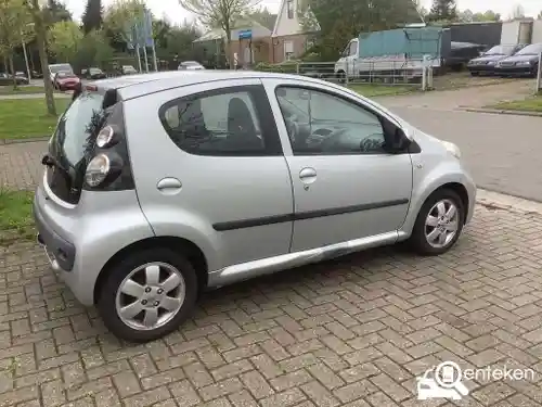 Peugeot 107 1.0 70 2010