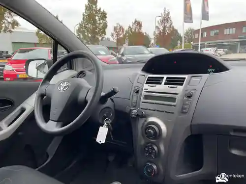 Toyota Yaris 1.0 2010