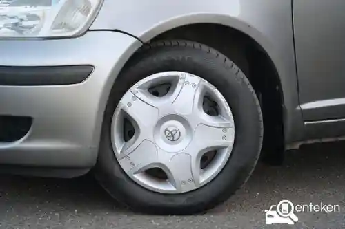 Toyota Yaris 1.3 2004