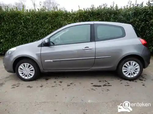 Renault Clio TCe 100 2011