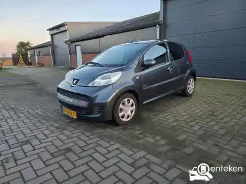 Peugeot 107 1.0 70 2011