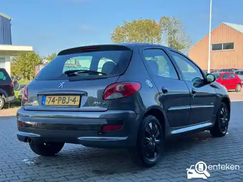 Peugeot 206 75 2011