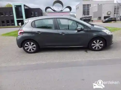 Peugeot 208 1.4 e-HDi 68 2012