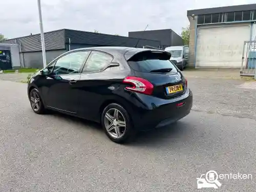 Peugeot 208 1.2 PureTech 82 2013