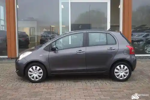 Toyota Yaris 1.3 2008