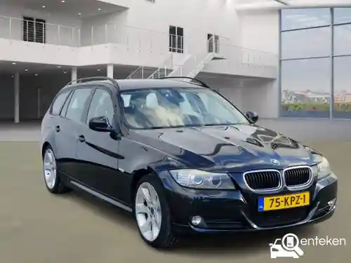 BMW 318i Touring 2010