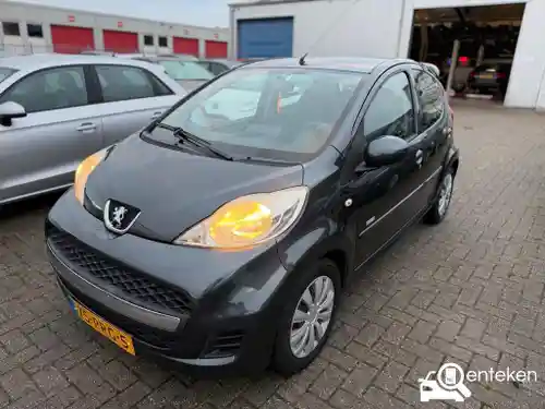 Peugeot 107 1.0 70 2011
