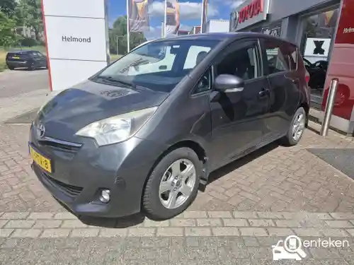 Toyota Verso-S 1.33 2011
