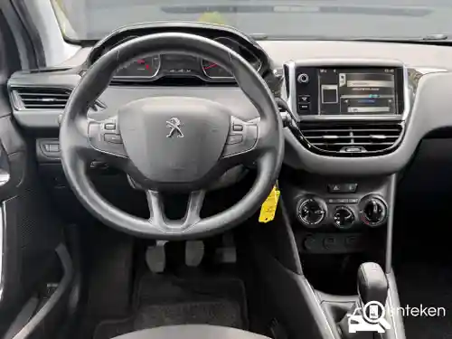 Peugeot 208 1.2 PureTech 82 2012