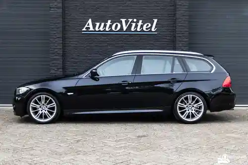 BMW 318i Touring 2013