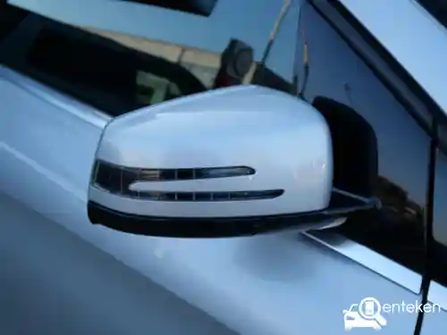 Mercedes-Benz B 180 2013