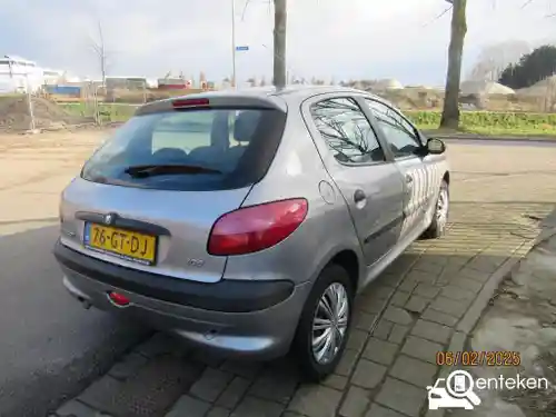 Peugeot 206 75 2001