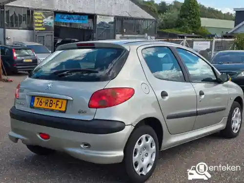 Peugeot 206 75 2005