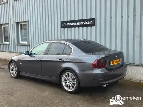 BMW 320i 2005