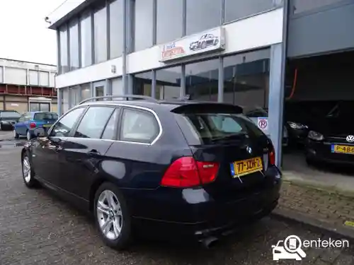 BMW 318i Touring 2009