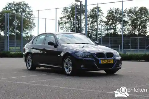 BMW 318i Touring 2010