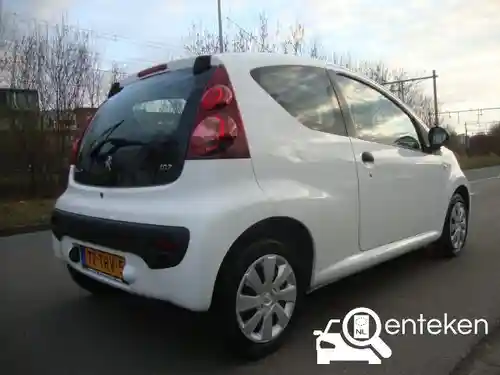Peugeot 107 1.0 68 2012