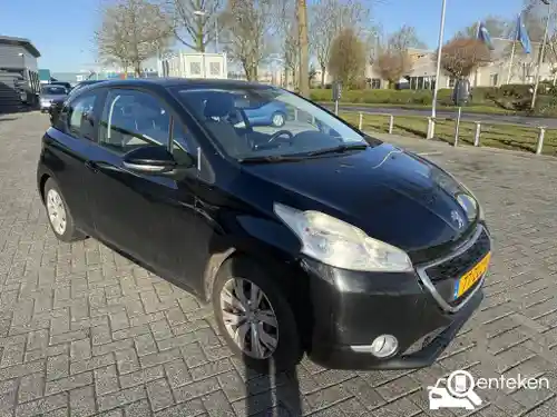 Peugeot 208 1.2 PureTech 82 2013