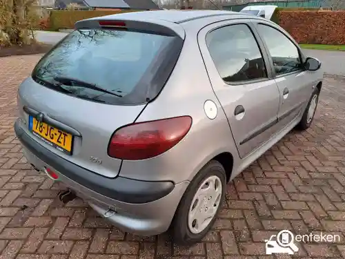 Peugeot 206 75 2002