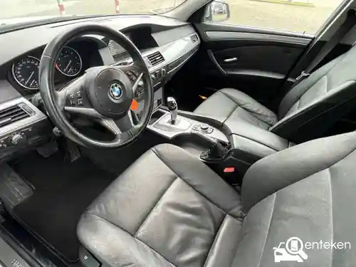 BMW 520i Touring 2011