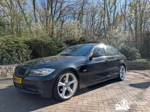 BMW 320i 2005