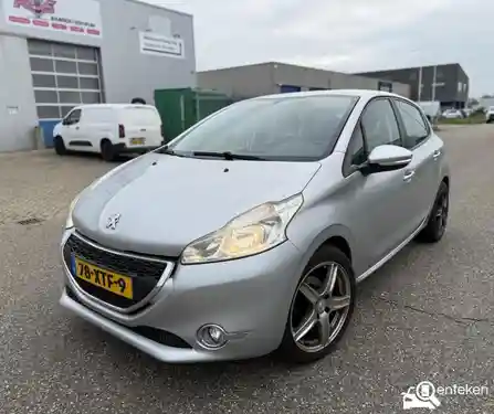 Peugeot 208 1.2 PureTech 82 2012