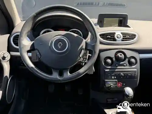 Renault Clio TCe 100 2011
