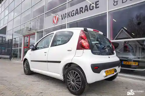 Peugeot 107 1.0 68 2012