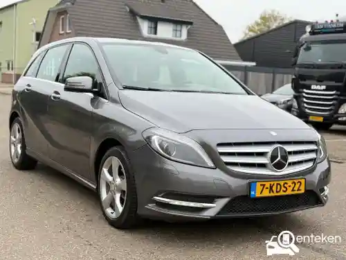 Mercedes-Benz B 180 2013