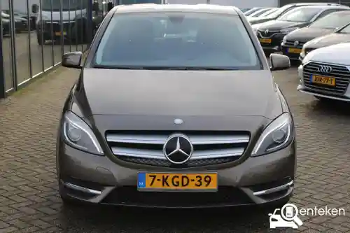 Mercedes-Benz B 180 2013