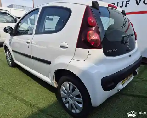 Peugeot 107 1.0 68 2013