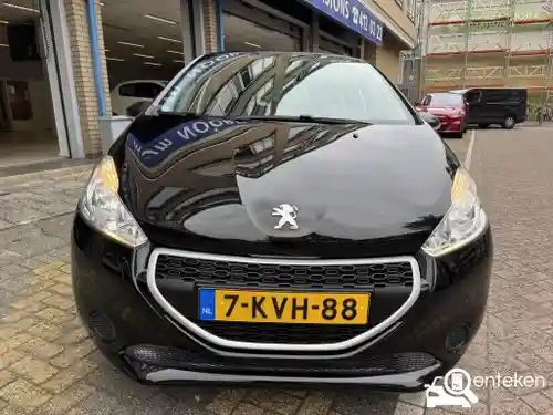 Peugeot 208 1.2 PureTech 82 2013