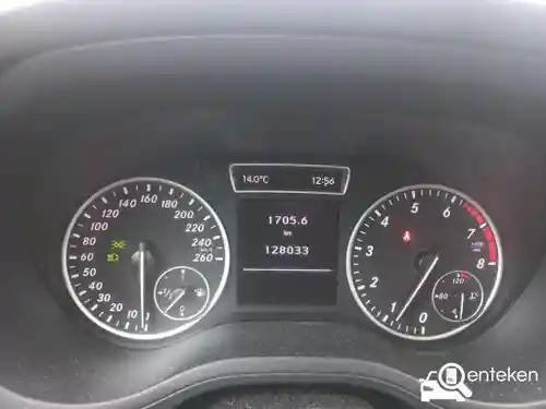 Mercedes-Benz B 180 2013