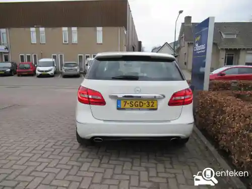 Mercedes-Benz B 180 2013