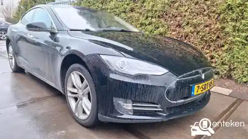 Tesla Model S 85 2013