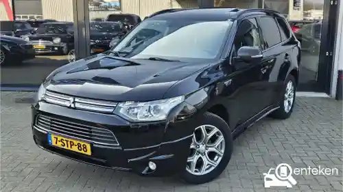 Mitsubishi Outlander 2.0 Plug-In Hybrid 2013