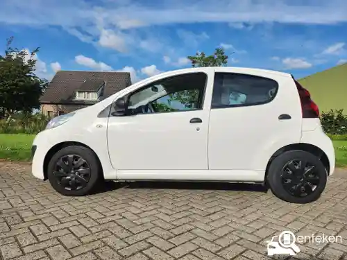 Peugeot 107 1.0 68 2013